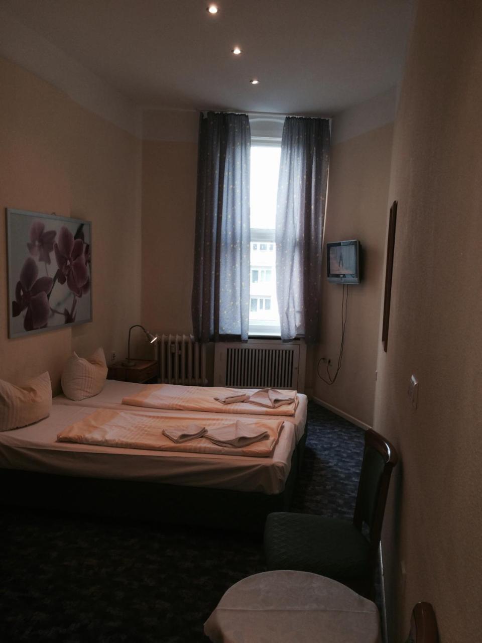 Hotel-Pension Gribnitz Берлин Экстерьер фото